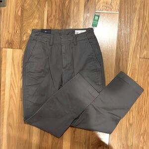 Women’s size 2 GAP gray khaki pants. NWT